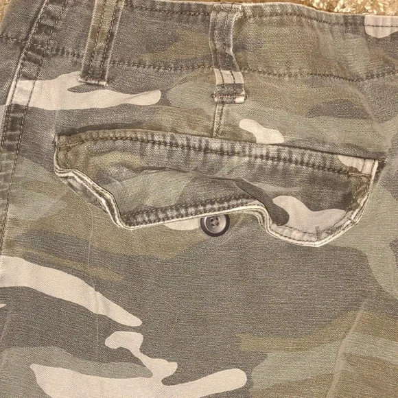 Men's size 44 Camouflage Cargo Shorts drab olive colors GC - Picture 6 of 9